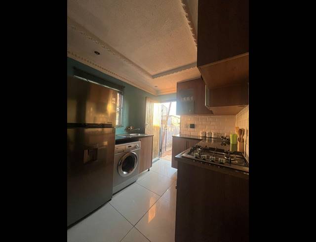2 BEDROOM FREEHOLD FOR SALE IN SOSHANGUVE UU